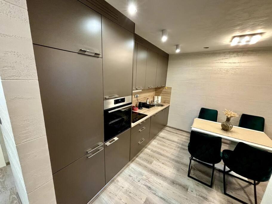 Villa Moste 3-Free Parking&Pool, Ev Station Ljubljana Kültér fotó