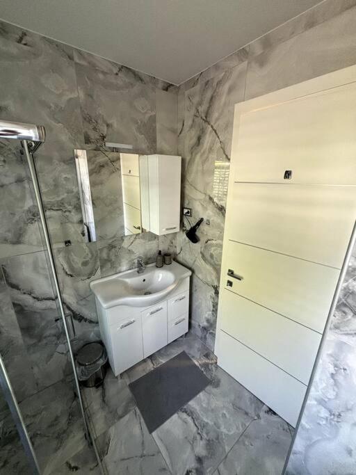 Villa Moste 3-Free Parking&Pool, Ev Station Ljubljana Kültér fotó